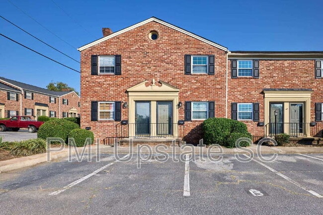 property at 2530 E North St