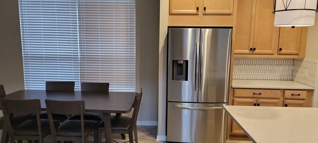 property at 405 Rise Ln