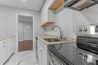 2124 Jeffrey Dr in Norfolk, VA - Building Photo - Building Photo