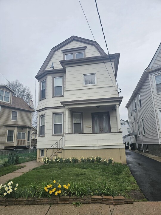 46 Olive St in Bloomfield, NJ - Foto de edificio