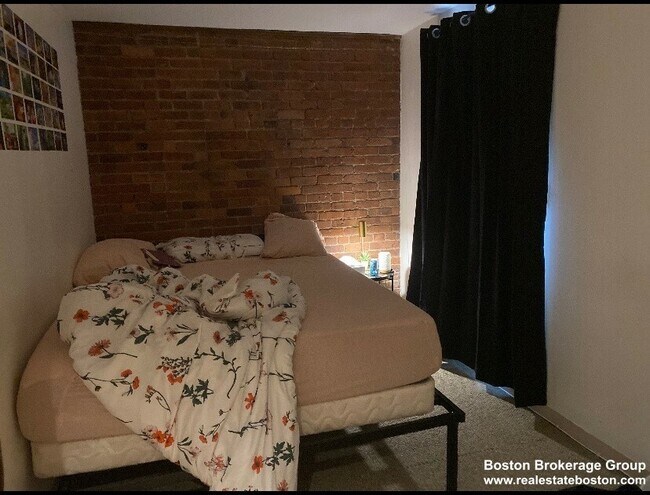 103 Gainsborough St, Unit 007 in Boston, MA - Building Photo - Building Photo