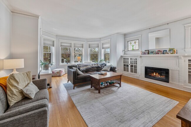 2152 W Agatite Ave in Chicago, IL - Building Photo - Building Photo