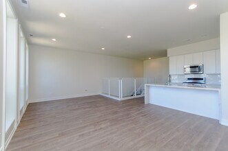 2812 N Mildred Ave in Chicago, IL - Building Photo - Building Photo