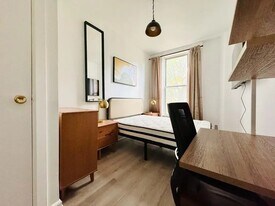 Furnished room/NOT APARTMENT in Brooklyn, NY - Building Photo
