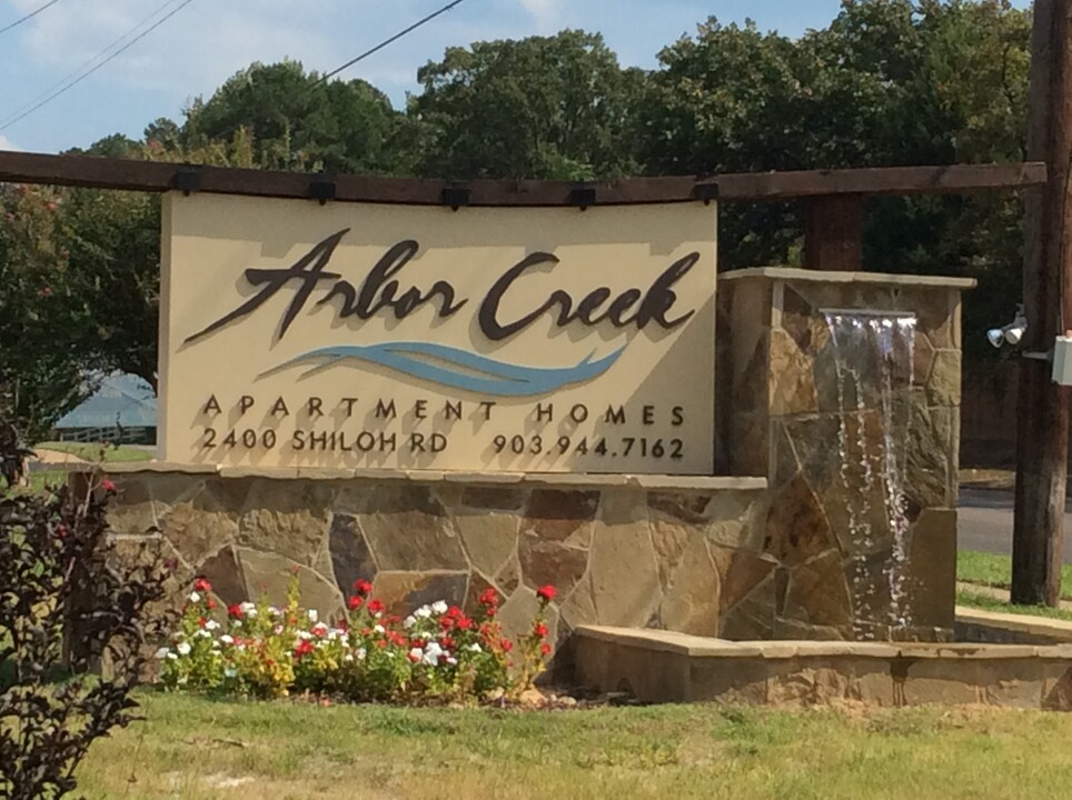 Arbor Creek Apartments in Tyler, TX - Building Photo