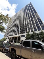 4343 N Clarendon Ave in Chicago, IL - Building Photo