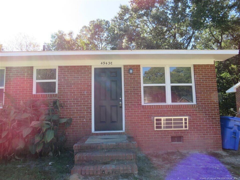 4943 Fieldcrest Dr in Fayetteville, NC - Building Photo