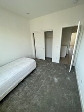 1033 Sage Ln, Unit Room #1 in Gardena, CA - Foto de edificio - Building Photo