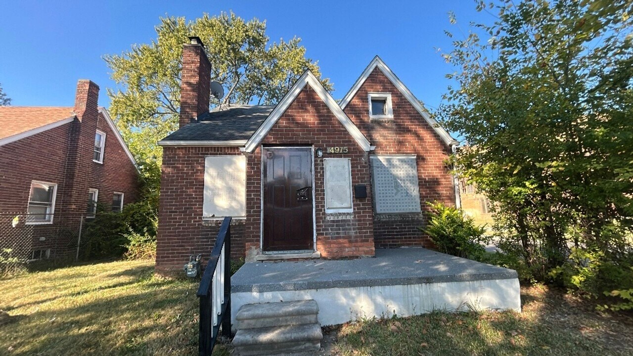 14975 Hubbell Ave in Detroit, MI - Building Photo