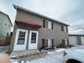 915 Defoe St in Missoula, MT - Building Photo