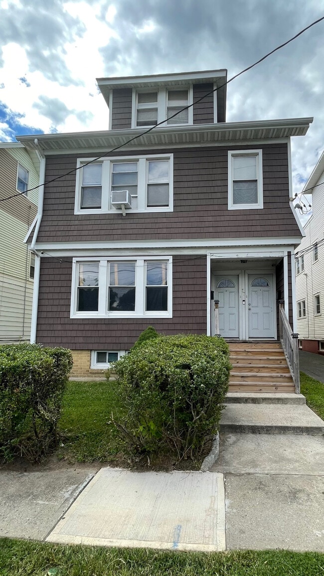 37 Western Pky in Irvington, NJ - Foto de edificio - Building Photo