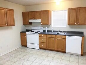 320 N 8th St, Unit 320 N 8th St in Nederland, TX - Building Photo - Building Photo