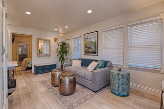 307 Capitola Ave, Unit B in Capitola, CA - Building Photo - Building Photo