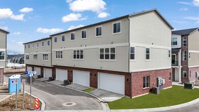 12927 S Burr Trail Ct in Riverton, UT - Foto de edificio - Building Photo
