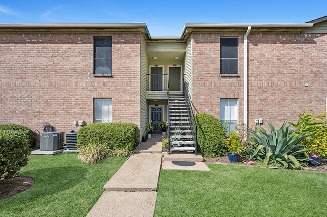 18800 Egret Bay Blvd, Unit 804 in Houston, TX - Building Photo - Building Photo