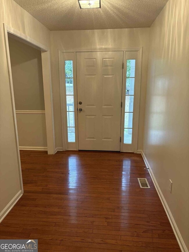 68 Lancaster Way in Newnan, GA - Building Photo - Building Photo