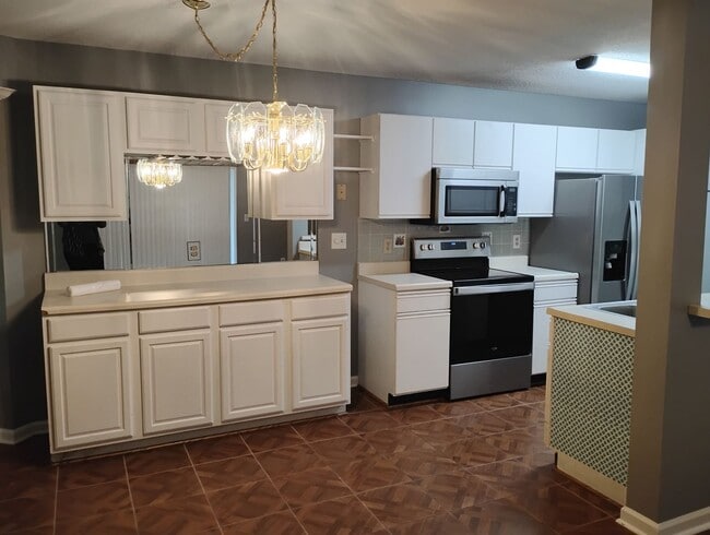 property at 2226 Huntingdon Dr