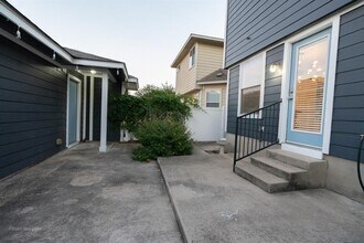 17921 Kenai Fjords Dr in Pflugerville, TX - Building Photo - Building Photo
