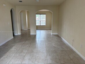 17173 SW 94th St in Miami, FL - Building Photo - Building Photo