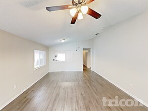 4432 Country Hills Blvd in Plant City, FL - Foto de edificio - Building Photo