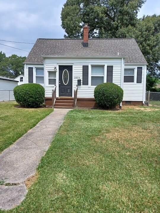 3404 Scott St in Portsmouth, VA - Building Photo