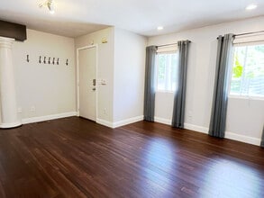 4231 Travis St, Unit 5 in Dallas, TX - Building Photo - Building Photo