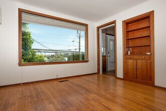 3731 Eastern Ave N in Seattle, WA - Building Photo - Building Photo