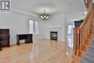 15 Briarglen Rd in Markham, ON - Building Photo - Building Photo