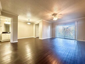 2611 Bee Cave Rd, Unit 141 in Austin, TX - Building Photo - Building Photo