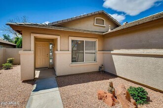 3943 E Tremaine Ave in Gilbert, AZ - Building Photo - Building Photo