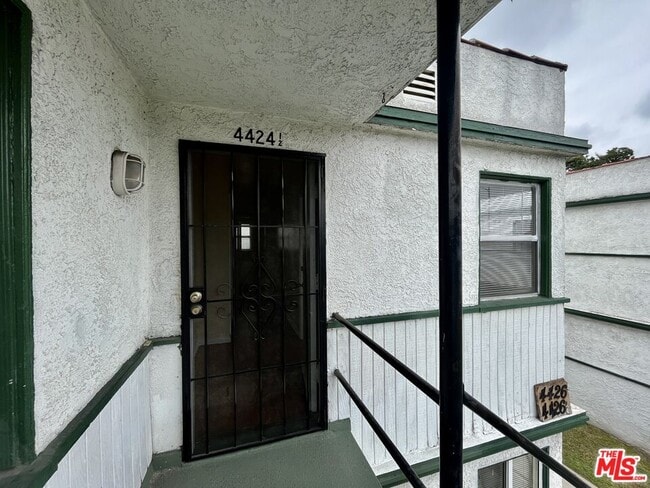 4424 1/2 Arlington Ave in Los Angeles, CA - Building Photo - Building Photo