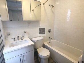 140 E 46th St in New York, NY - Building Photo - Building Photo