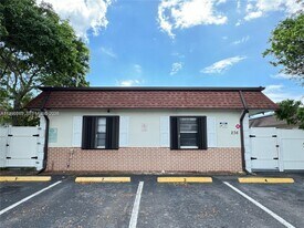236 SE 9th Ave in Pompano Beach, FL - Building Photo