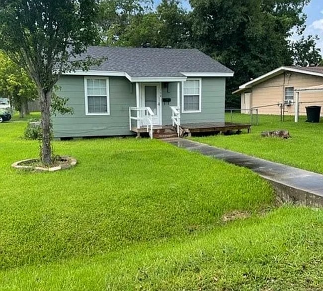 property at 728 Atlanta Ave