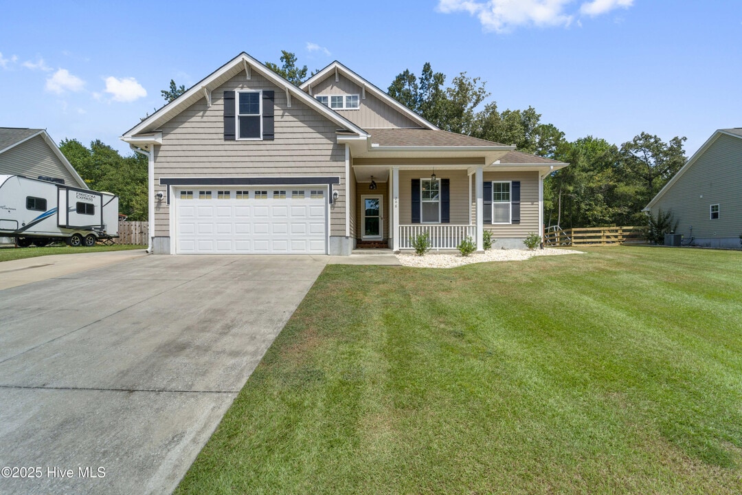 246 Blue Creek Farms Drive in Jacksonville, NC - Building Photo