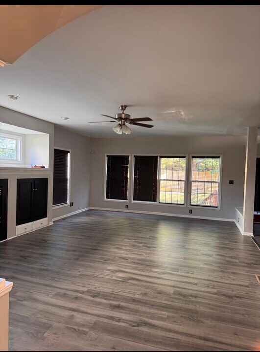 5519 Southern Cross Ave in Raleigh, NC - Foto de edificio