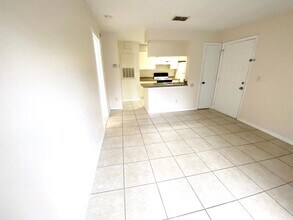 2550 N Alafaya Trail in Orlando, FL - Building Photo - Building Photo