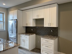 1245 N Myrtlewood St in Philadelphia, PA - Building Photo - Building Photo