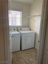 72 Lockheed Ave in Las Vegas, NV - Building Photo - Building Photo