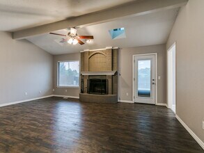 205 N Rockypoint Dr in Edmond, OK - Building Photo - Building Photo
