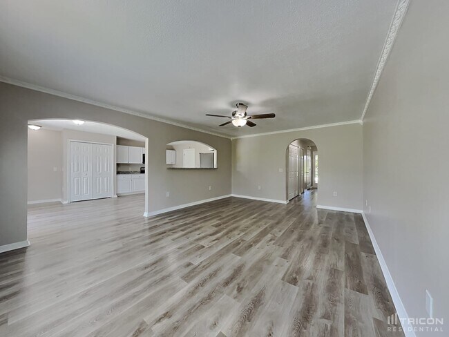 2665 Whispering Trails Dr in Winter Haven, FL - Building Photo - Building Photo