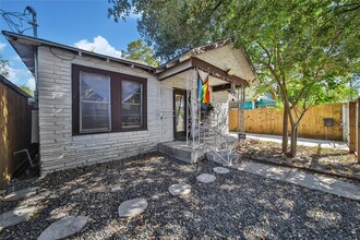 1120 Capron St in Houston, TX - Building Photo - Building Photo