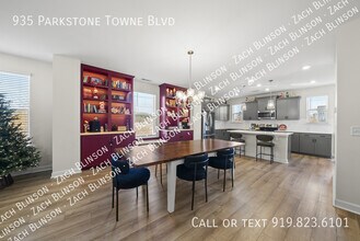 935 Parkstone Towne Blvd in Knightdale, NC - Building Photo - Building Photo