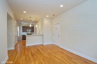1023 N Leavitt St-Unit -1023-2 in Chicago, IL - Foto de edificio - Building Photo