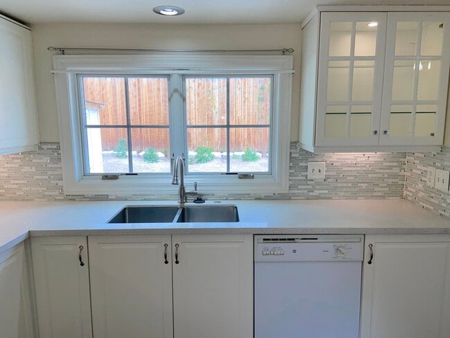 2930 Parkland Dr in Sparks, NV - Building Photo - Building Photo