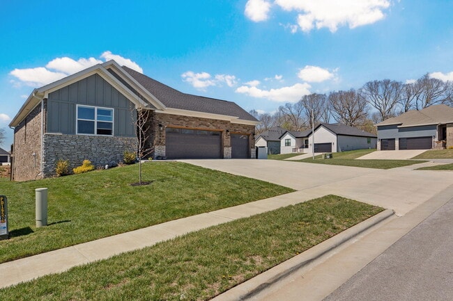 5480 E Cavalcade Ln in Springfield, MO - Building Photo - Building Photo