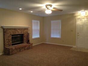 10534 Aspen Dr in Fishers, IN - Building Photo - Building Photo