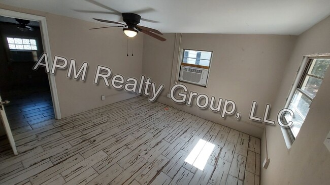 614 North St in West Columbia, SC - Foto de edificio - Building Photo