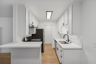 Arrive on the Hill in Thousand Oaks, CA - Building Photo - Building Photo