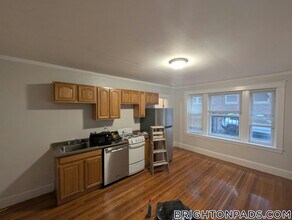 1615 Commonwealth Ave in Boston, MA - Foto de edificio - Building Photo